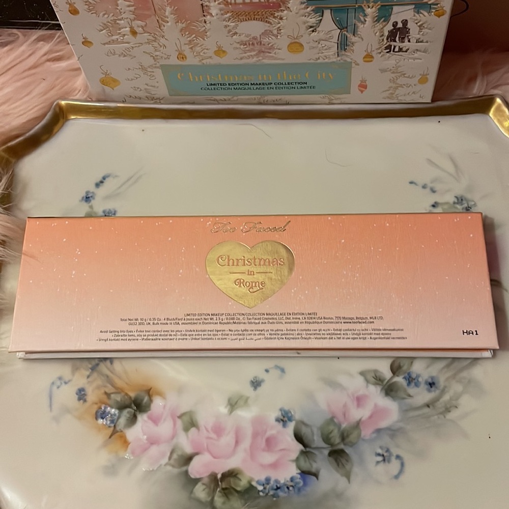 Too Faced Christmas 🎄 In The City Limited Edition Makeup 💄 Collection.NIB.FIRM - Picture 7 of 16